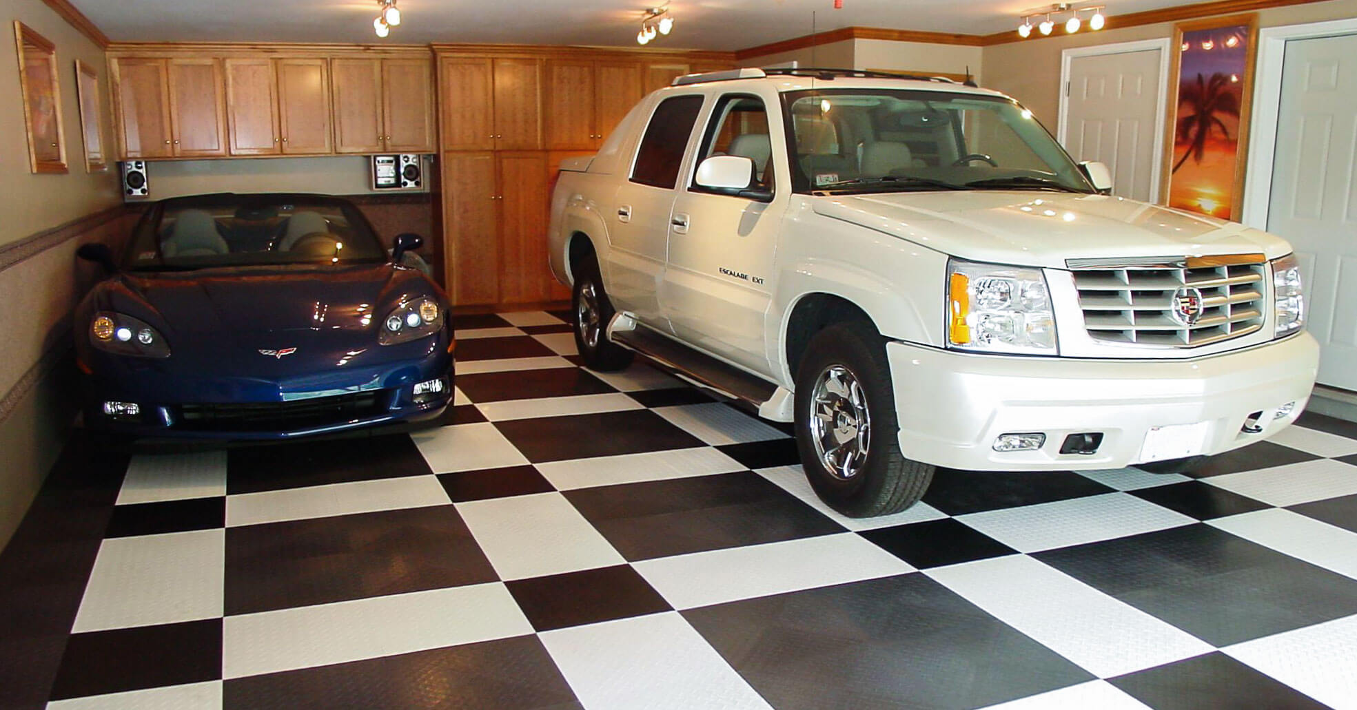 2 cars indoor garage